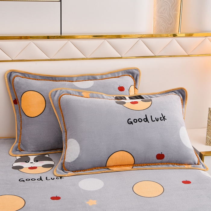 91家纺网 家纺一手货源 找家纺 慕婷家纺 2025新款牛奶绒印花四件套 眯眯眼