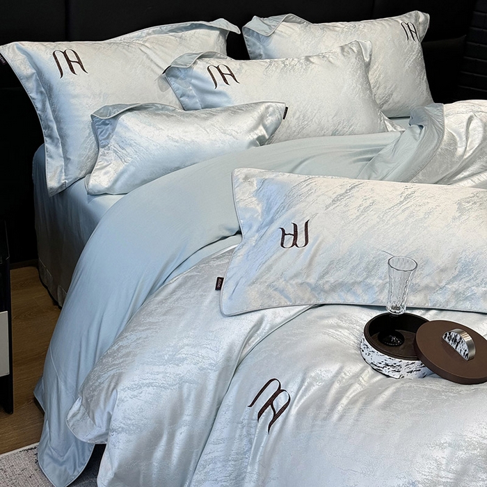 91家纺网 家纺一手货源 找家纺  轻奢风A类贡缎长绒棉提花四件套丝滑裸睡全工艺床单床笠轻奢风爆款天丝床上用品 丝蕴-柔雾蓝