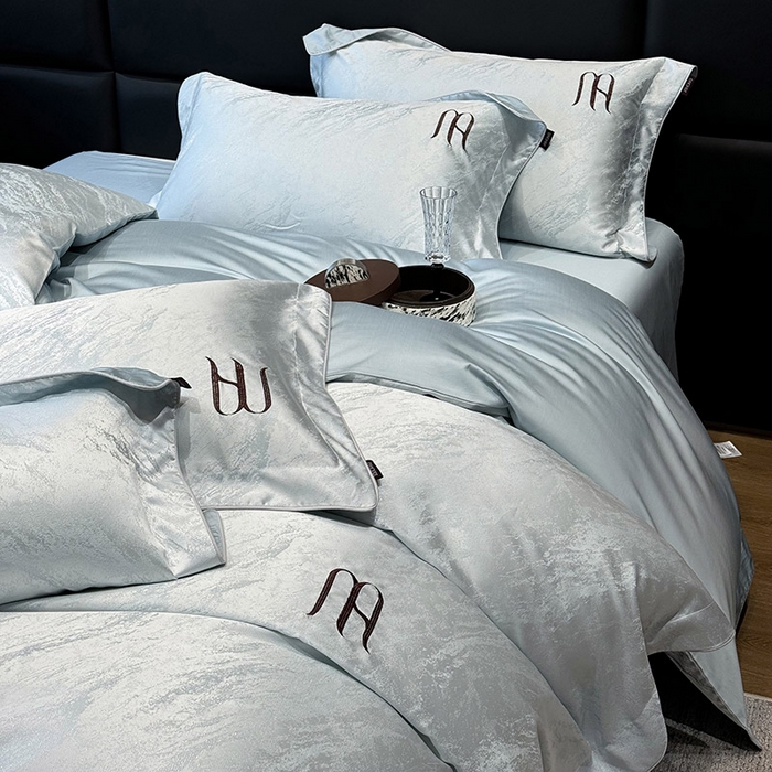 91家纺网 家纺一手货源 找家纺  轻奢风A类贡缎长绒棉提花四件套丝滑裸睡全工艺床单床笠轻奢风爆款天丝床上用品 丝蕴-柔雾蓝