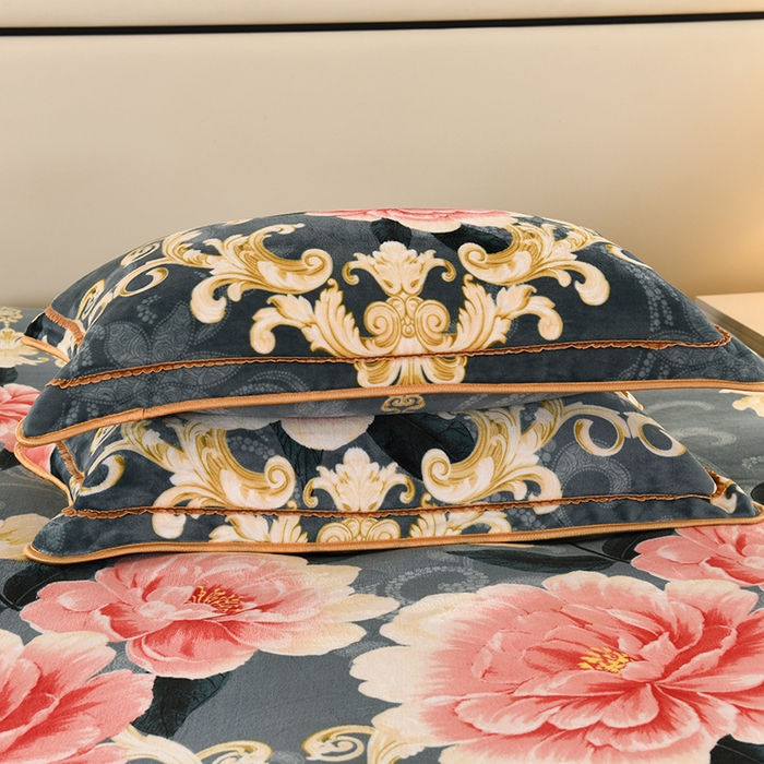 91家纺网 家纺一手货源 找家纺 望淮 2025新款230g印花金貂绒牛奶绒四件套 富贵花开