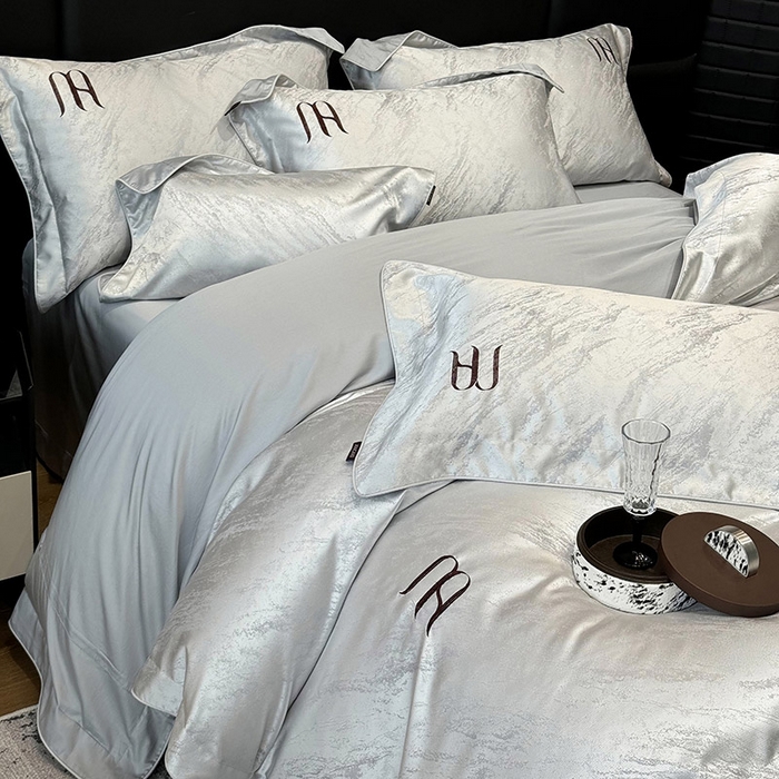 91家纺网 家纺一手货源 找家纺 轻奢风A类贡缎长绒棉提花四件套丝滑裸睡全工艺床单床笠轻奢风爆款天丝床上用品 丝蕴-蒂奥银