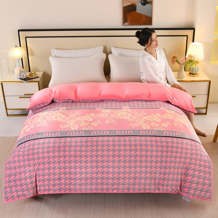 91家纺网 家纺一手货源 找家纺 望淮 2025新款230g印花金貂绒牛奶绒四件套 缪缪