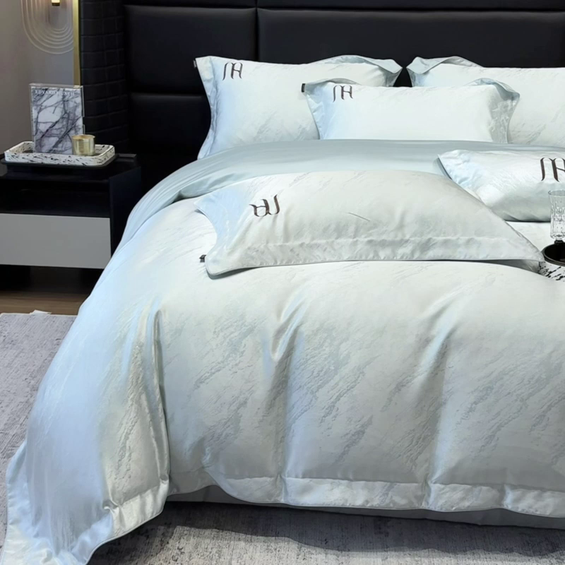 91家纺网 家纺一手货源 找家纺 轻奢风A类贡缎长绒棉提花四件套丝滑裸睡全工艺床单床笠轻奢风爆款天丝床上用品 丝蕴-柔雾蓝
