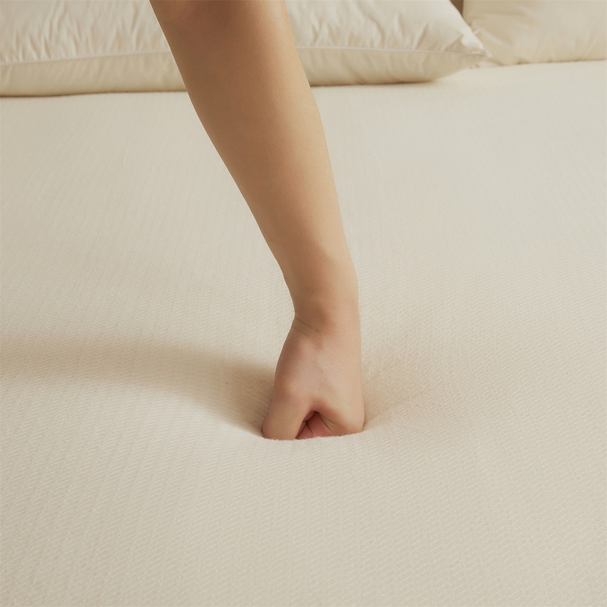 91家纺网 家纺一手货源 找家纺 （总）梵蒂莎 2025新款亲肤鱼鳞纹棉胎床褥床垫被子可盖可垫-大床