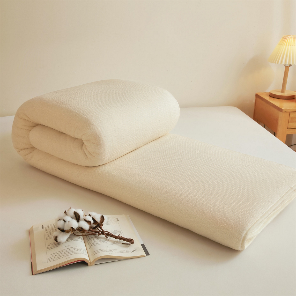 91家纺网 家纺一手货源 找家纺 （总）梵蒂莎 2025新款亲肤鱼鳞纹棉胎床褥床垫被子可盖可垫-大床