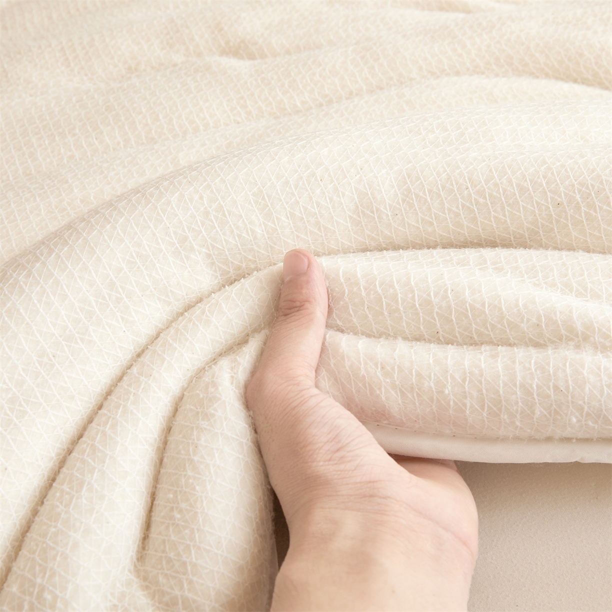 91家纺网 家纺一手货源 找家纺 （总）梵蒂莎 2025新款亲肤鱼鳞纹棉胎床褥床垫被子可盖可垫-学生