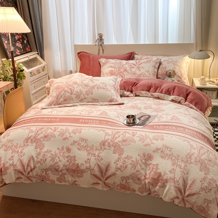 91家纺网 家纺一手货源 找家纺 新印象 2025新款牛奶绒印花四件套 似水流年-粉