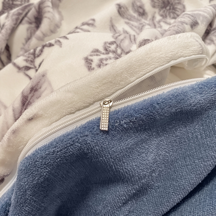 91家纺网 家纺一手货源 找家纺 新印象 2025新款牛奶绒印花四件套 似水流年-蓝