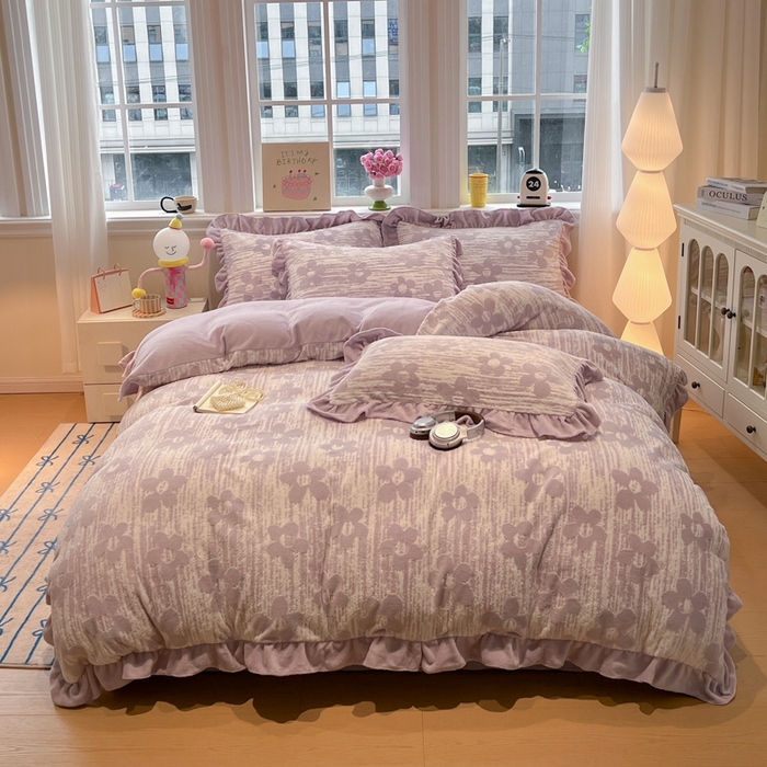 91家纺网 家纺一手货源 找家纺 忆生活家纺 2025新款秋冬韩版公主风5D立体雕花牛奶绒四件套 予你花香-紫