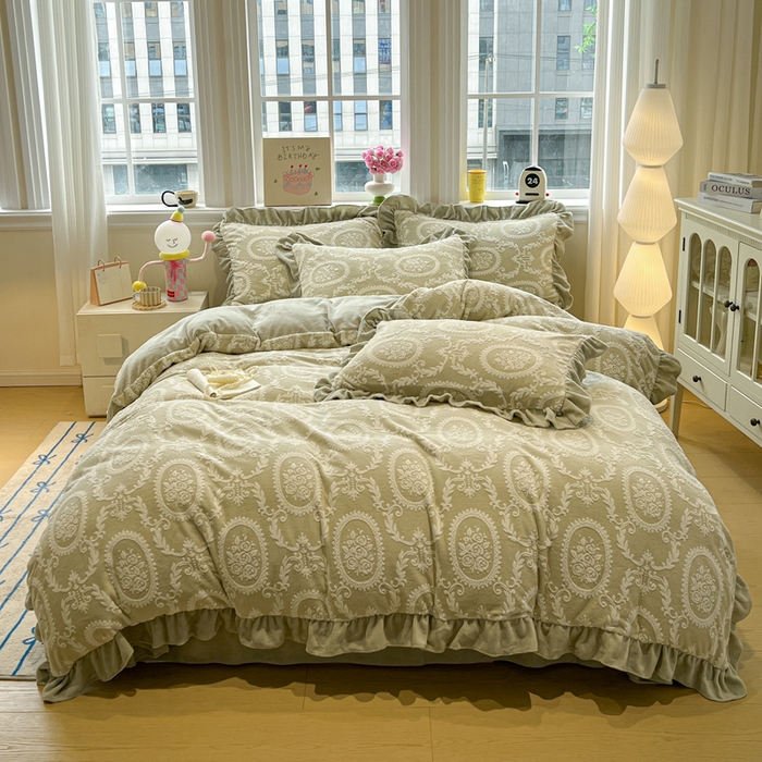 91家纺网 家纺一手货源 找家纺 忆生活家纺 2025新款秋冬韩版公主风5D立体雕花牛奶绒四件套 浅花悠悠-绿