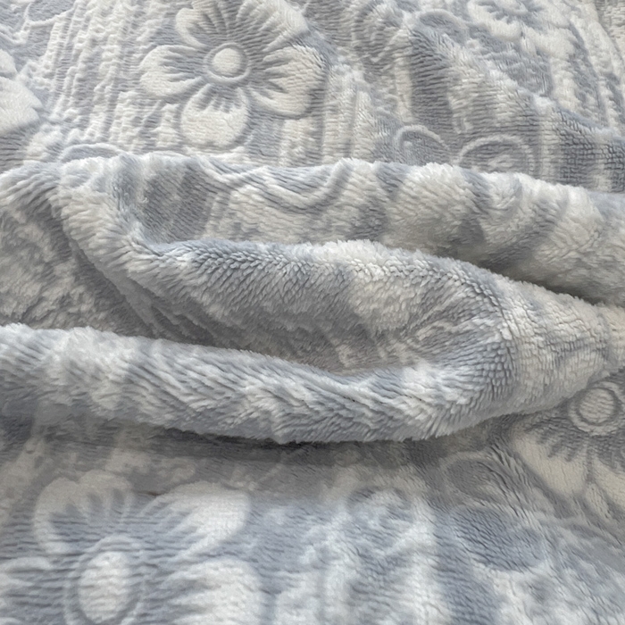 91家纺网 家纺一手货源 找家纺 忆生活家纺 2025新款秋冬韩版公主风5D立体雕花牛奶绒四件套 秋日花语-晴蓝