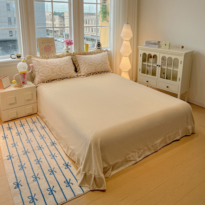 91家纺网 家纺一手货源 找家纺 忆生活家纺 2025新款秋冬韩版公主风5D立体雕花牛奶绒四件套 浅花悠悠-黄