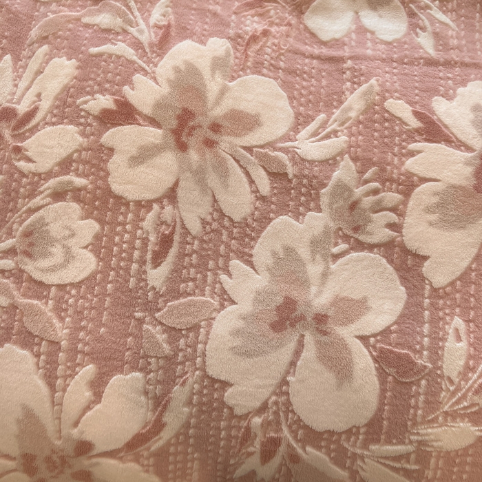 91家纺网 家纺一手货源 找家纺 忆生活家纺 2025新款秋冬韩版公主风5D立体雕花牛奶绒四件套 米兰花园-粉