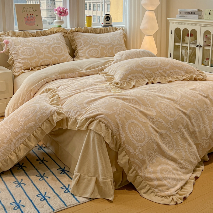 91家纺网 家纺一手货源 找家纺 忆生活家纺 2025新款秋冬韩版公主风5D立体雕花牛奶绒四件套 浅花悠悠-黄