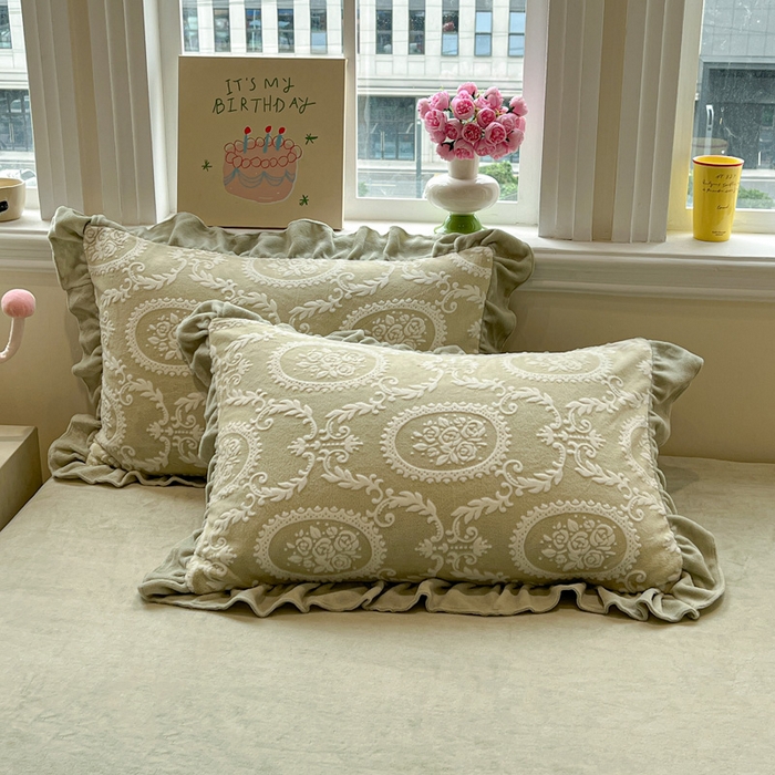 91家纺网 家纺一手货源 找家纺 忆生活家纺 2025新款秋冬韩版公主风5D立体雕花牛奶绒四件套 浅花悠悠-绿