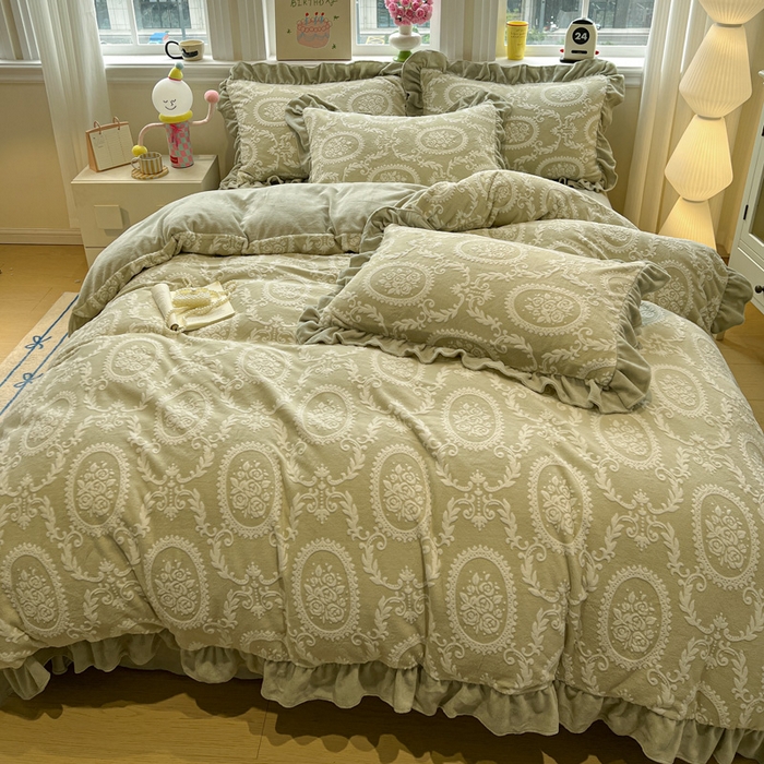 91家纺网 家纺一手货源 找家纺 忆生活家纺 2025新款秋冬韩版公主风5D立体雕花牛奶绒四件套 浅花悠悠-绿