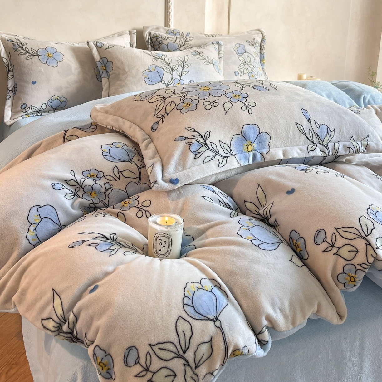 91家纺网 家纺一手货源 找家纺 川悦生活 2025新款轻奢风高克重牛奶绒印花保暖四件套 青空水月