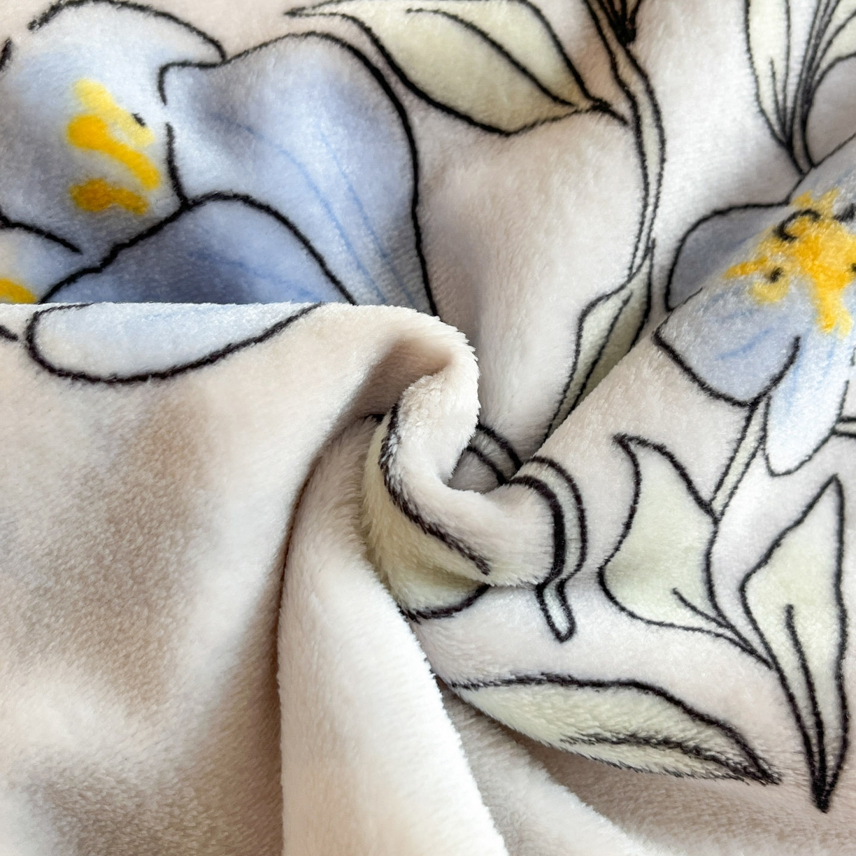 91家纺网 家纺一手货源 找家纺 川悦生活 2025新款轻奢风高克重牛奶绒印花保暖四件套 青空水月