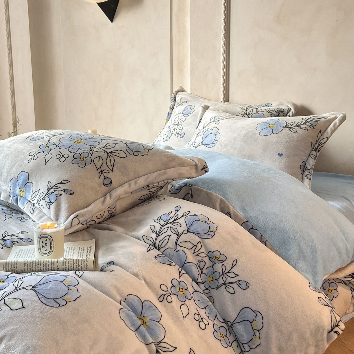 91家纺网 家纺一手货源 找家纺 川悦生活 2025新款轻奢风高克重牛奶绒印花保暖四件套 青空水月