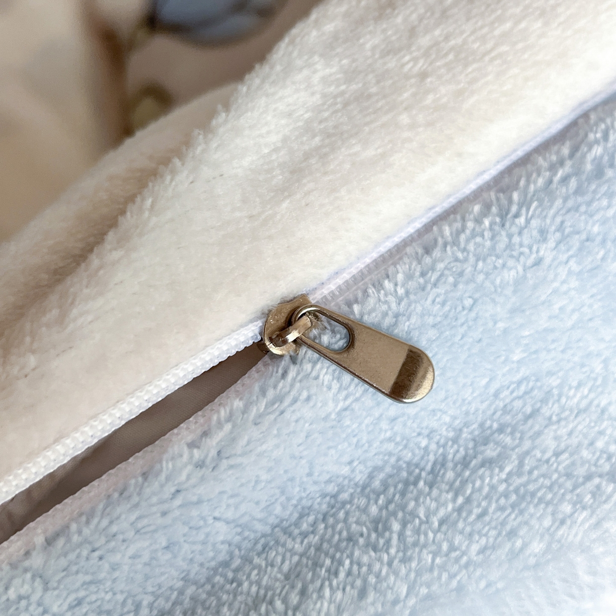 91家纺网 家纺一手货源 找家纺 川悦生活 2025新款轻奢风高克重牛奶绒印花保暖四件套 青空水月