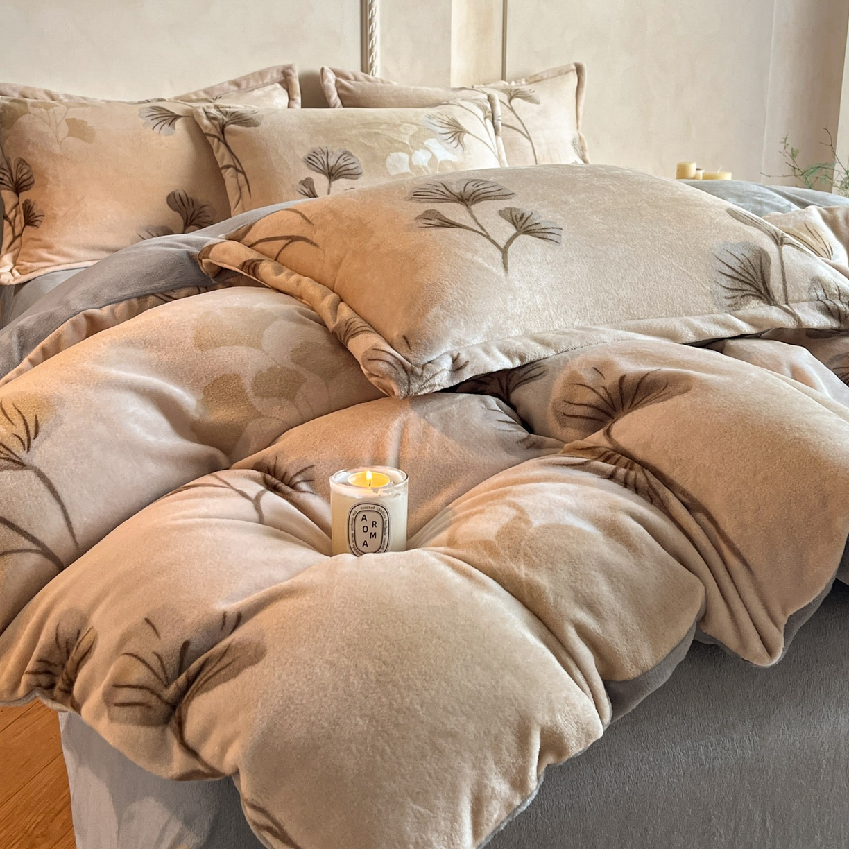 91家纺网 家纺一手货源 找家纺 川悦生活 2025新款轻奢风高克重牛奶绒印花保暖四件套 沐月银杏