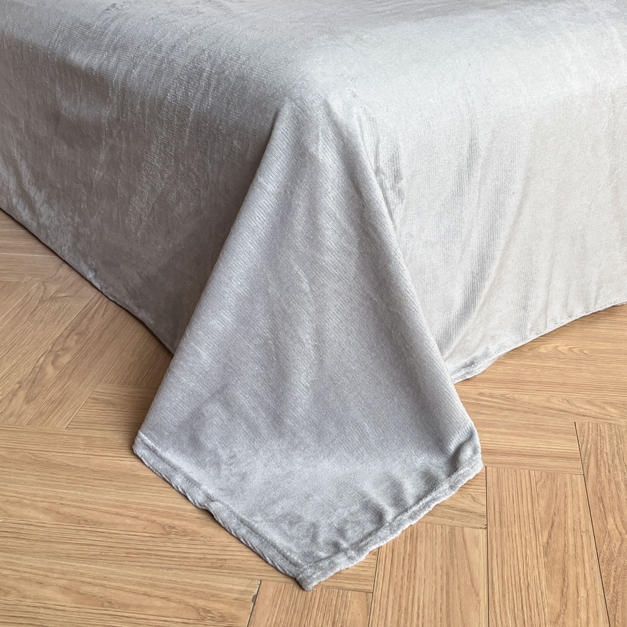 91家纺网 家纺一手货源 找家纺 川悦生活 2025新款轻奢风高克重牛奶绒印花保暖四件套 沐月银杏