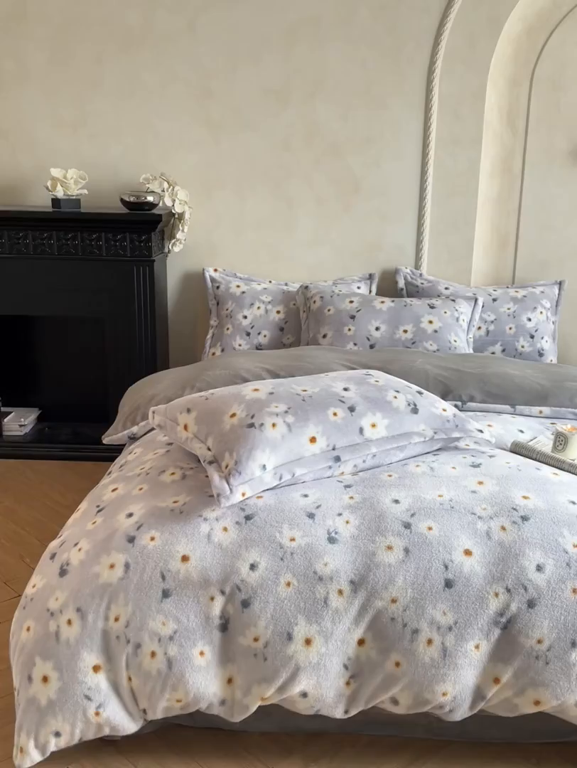 91家纺网 家纺一手货源 找家纺 川悦生活 2025新款轻奢风高克重牛奶绒印花保暖四件套 小苏花瑟