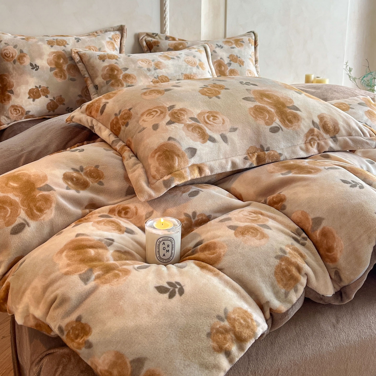 91家纺网 家纺一手货源 找家纺 川悦生活 2025新款轻奢风高克重牛奶绒印花保暖四件套 奈奈蕴芳