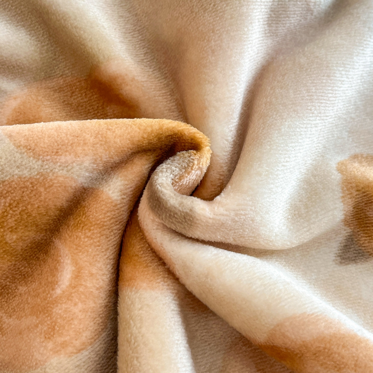 91家纺网 家纺一手货源 找家纺 川悦生活 2025新款轻奢风高克重牛奶绒印花保暖四件套 奈奈蕴芳