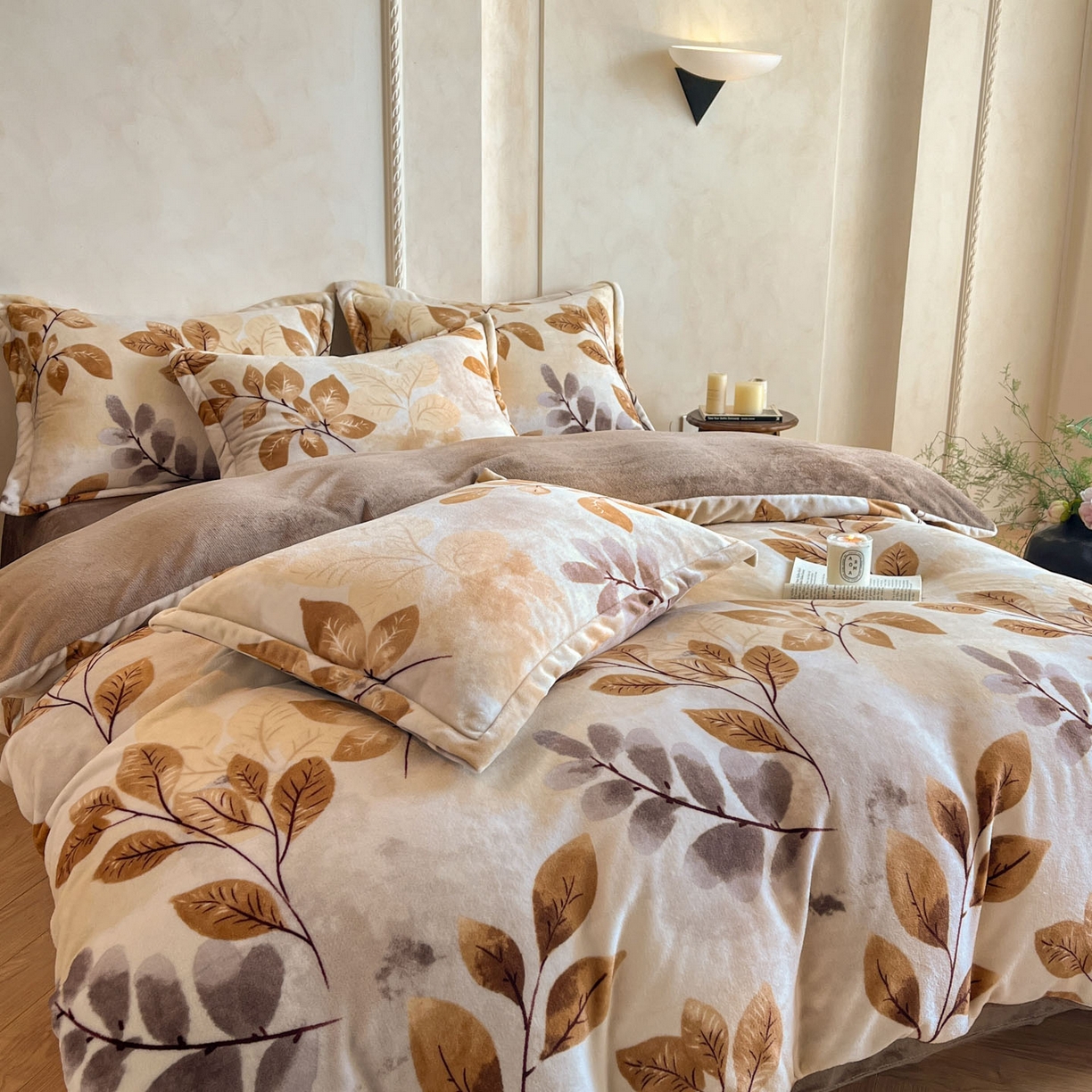 91家纺网 家纺一手货源 找家纺 川悦生活 2025新款轻奢风高克重牛奶绒印花保暖四件套 金沐叶天