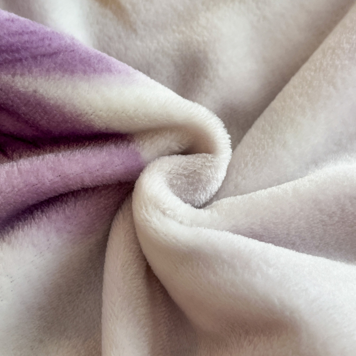 91家纺网 家纺一手货源 找家纺 川悦生活 2025新款轻奢风高克重牛奶绒印花保暖四件套 香妃沐光