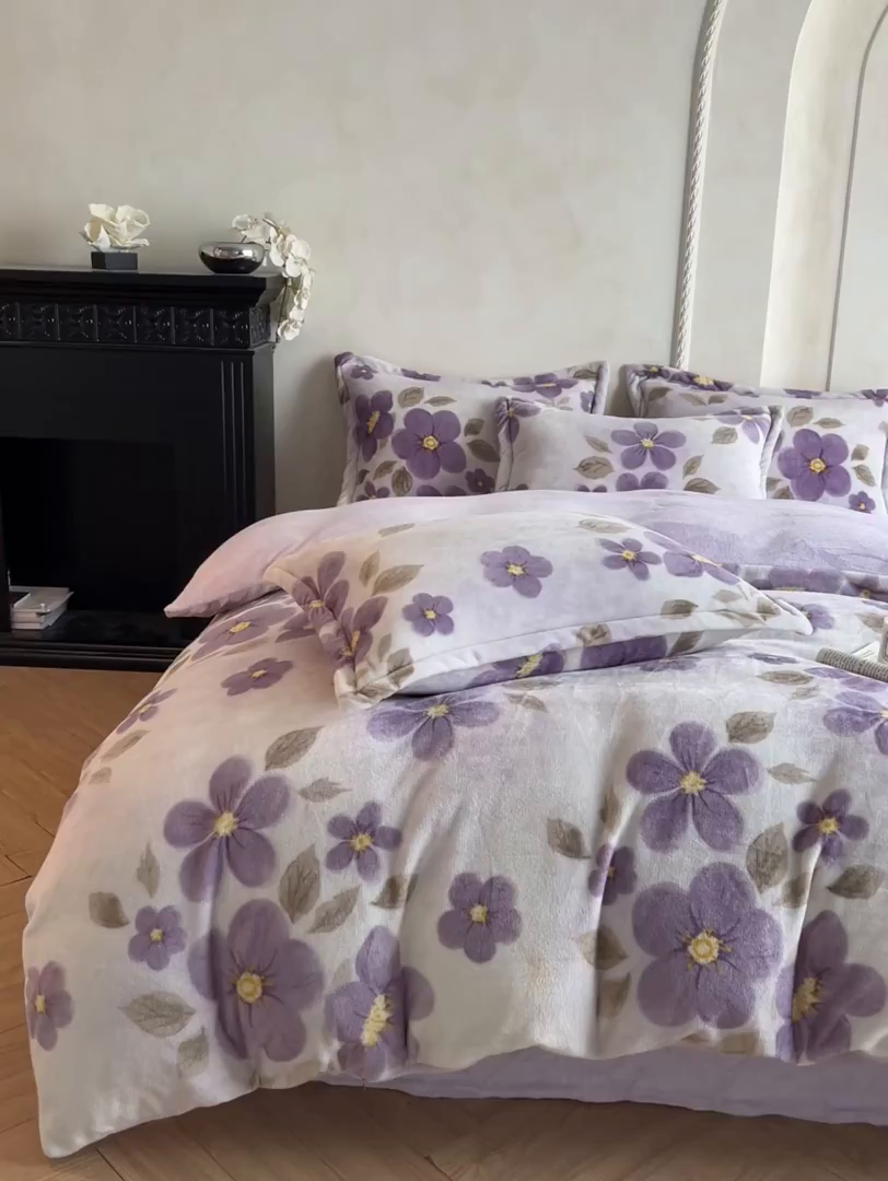 91家纺网 家纺一手货源 找家纺 川悦生活 2025新款轻奢风高克重牛奶绒印花保暖四件套 香妃沐光