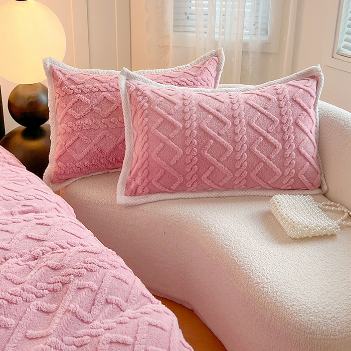 91家纺网 家纺一手货源 找家纺 悦织湾家纺 轻奢塔芙绒菱形格纯色牛奶绒四件套2025新款床上用品加厚保暖4件套 梦玫瑰