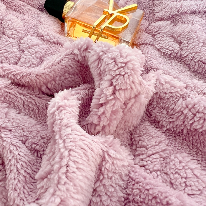 91家纺网 家纺一手货源 找家纺 悦织湾家纺 轻奢塔芙绒菱形格纯色牛奶绒四件套2025新款床上用品加厚保暖4件套 暮山紫