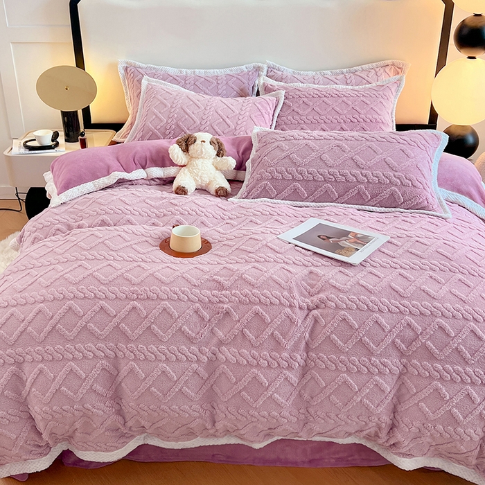 91家纺网 家纺一手货源 找家纺 悦织湾家纺 轻奢塔芙绒菱形格纯色牛奶绒四件套2025新款床上用品加厚保暖4件套 暮山紫