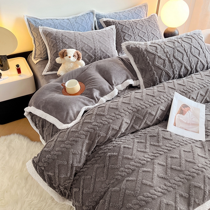 91家纺网 家纺一手货源 找家纺 （总）悦织湾家纺 轻奢塔芙绒菱形格纯色牛奶绒四件套2025新款床上用品加厚保暖4件套