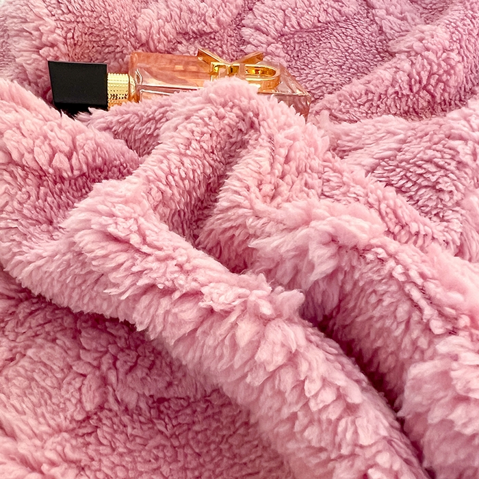 91家纺网 家纺一手货源 找家纺 悦织湾家纺 轻奢塔芙绒菱形格纯色牛奶绒四件套2025新款床上用品加厚保暖4件套 梦玫瑰