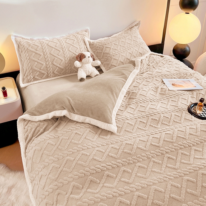 91家纺网 家纺一手货源 找家纺 悦织湾家纺 轻奢塔芙绒菱形格纯色牛奶绒四件套2025新款床上用品加厚保暖4件套 奶丝米