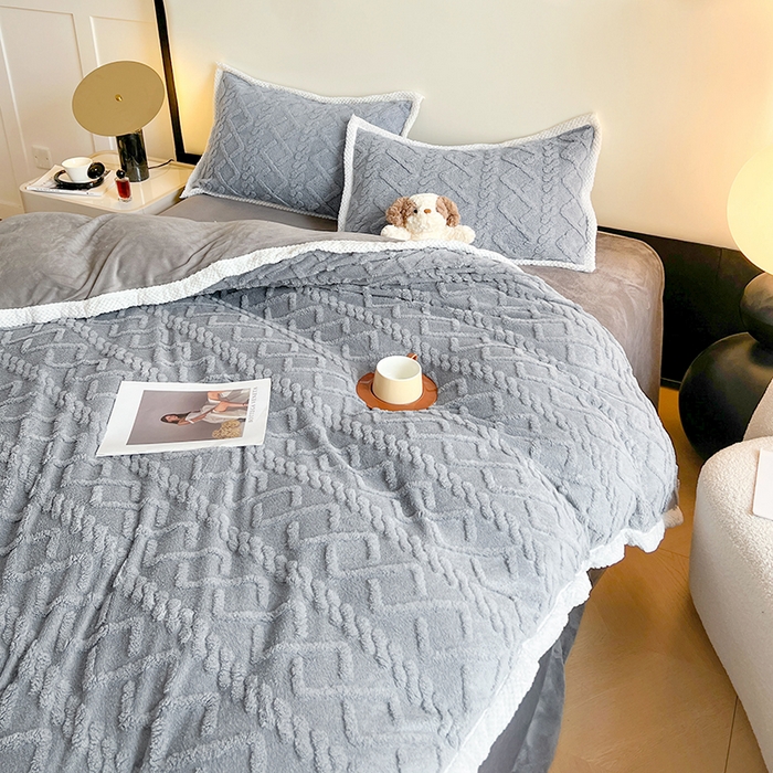 91家纺网 家纺一手货源 找家纺 悦织湾家纺 轻奢塔芙绒菱形格纯色牛奶绒四件套2025新款床上用品加厚保暖4件套 仿羊绒灰