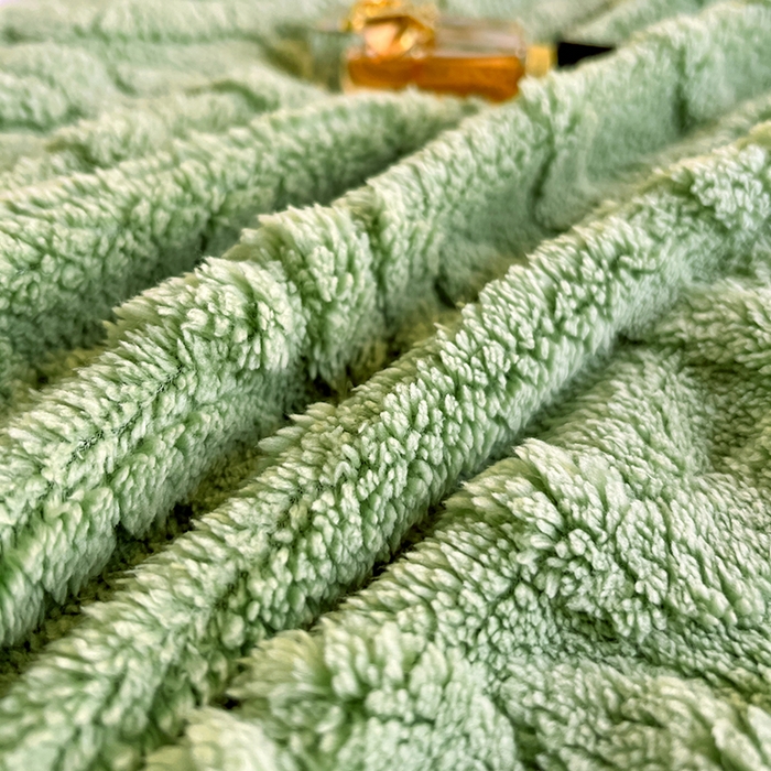 91家纺网 家纺一手货源 找家纺 悦织湾家纺 轻奢塔芙绒菱形格纯色牛奶绒四件套2025新款床上用品加厚保暖4件套 曼巴绿