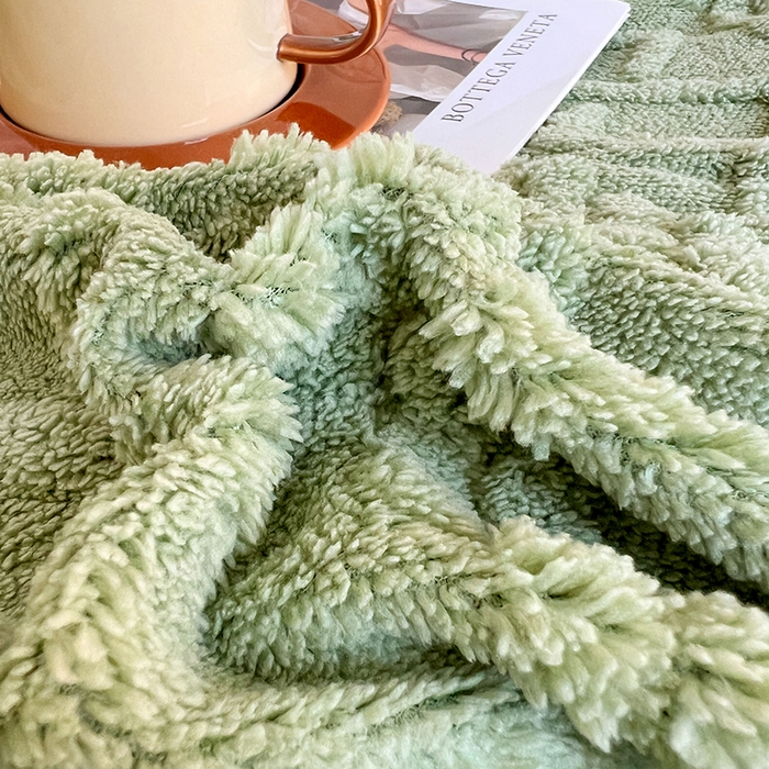 91家纺网 家纺一手货源 找家纺 悦织湾家纺 轻奢塔芙绒菱形格纯色牛奶绒四件套2025新款床上用品加厚保暖4件套 曼巴绿