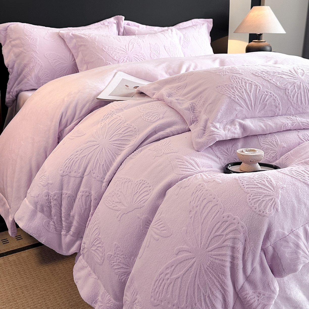 91家纺网 家纺一手货源 找家纺 （总）金阳光家纺 2025新款A类立体雕花牛奶绒轻奢风牛奶绒四件套-梦蝶