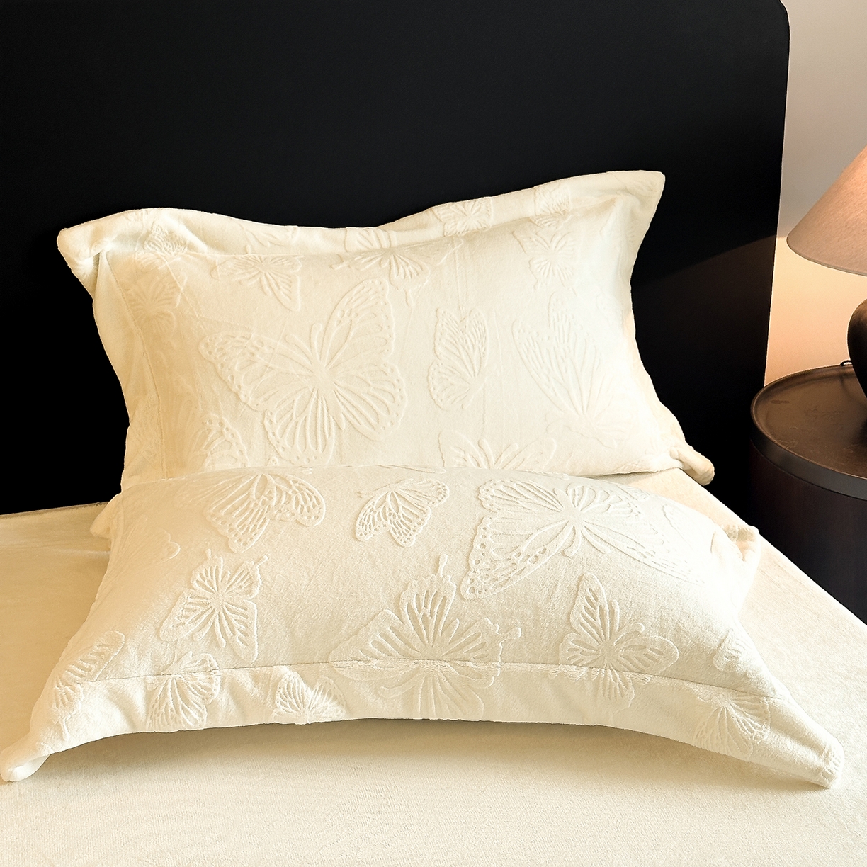 91家纺网 家纺一手货源 找家纺 （总）金阳光家纺 2025新款A类立体雕花牛奶绒轻奢风牛奶绒四件套-梦蝶