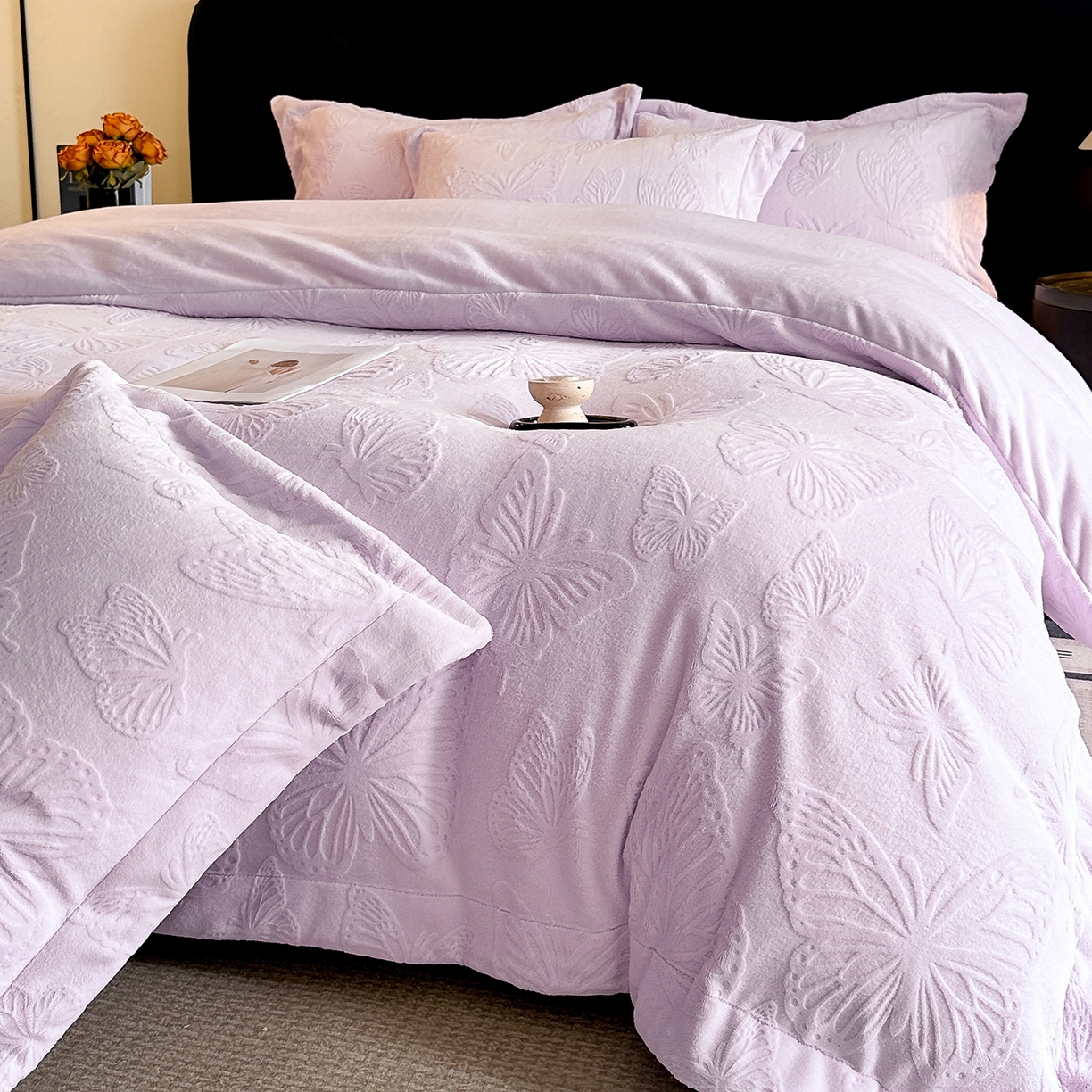 91家纺网 家纺一手货源 找家纺 金阳光家纺 2025新款A类立体雕花牛奶绒轻奢风牛奶绒四件套-梦蝶 梦蝶-紫