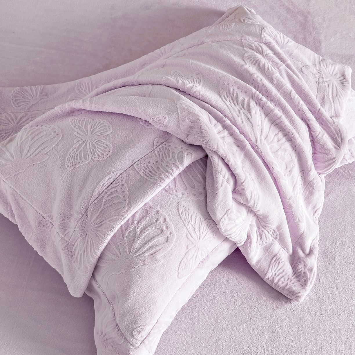 91家纺网 家纺一手货源 找家纺 金阳光家纺 2025新款A类立体雕花牛奶绒轻奢风牛奶绒四件套-梦蝶 梦蝶-紫