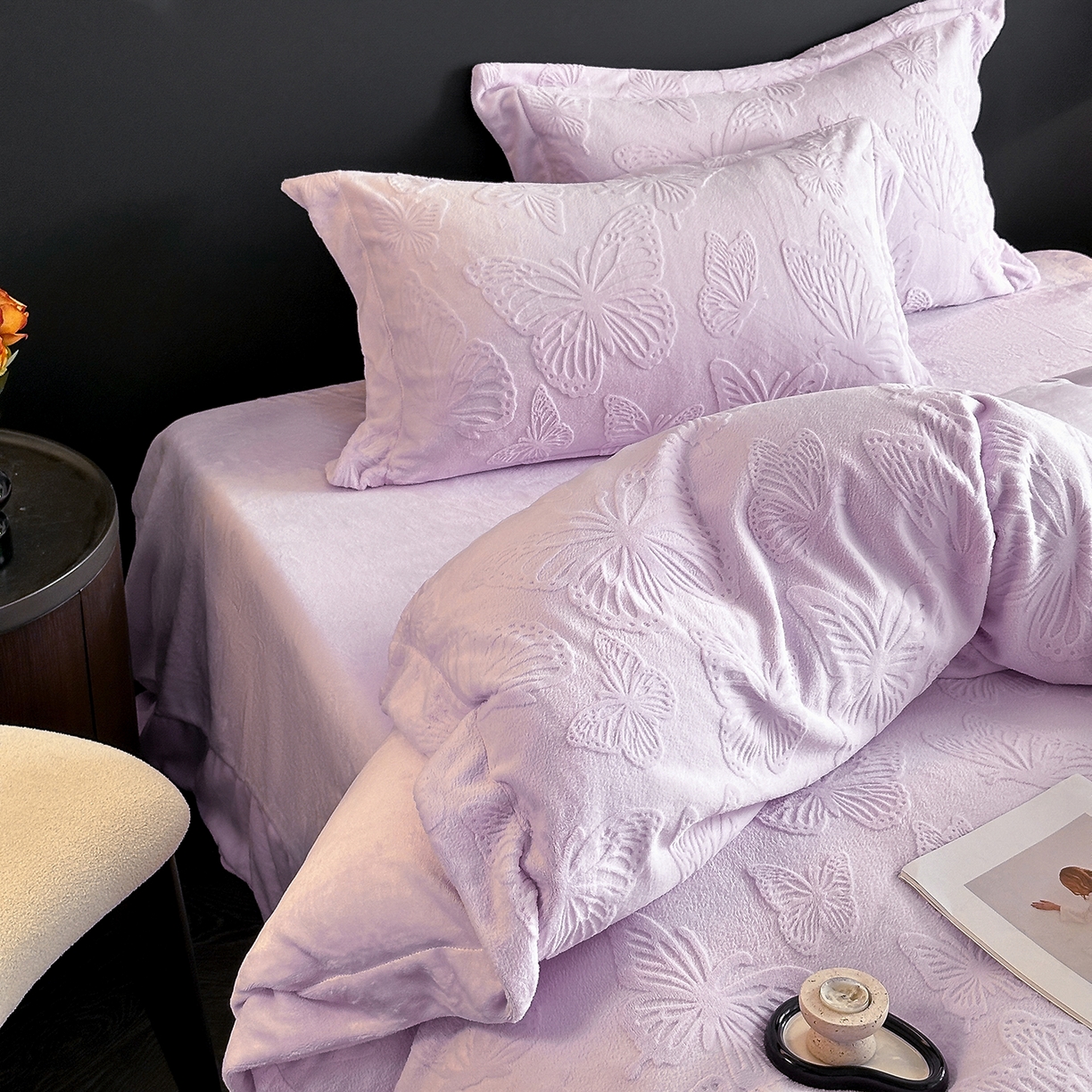 91家纺网 家纺一手货源 找家纺 金阳光家纺 2025新款A类立体雕花牛奶绒轻奢风牛奶绒四件套-梦蝶 梦蝶-紫