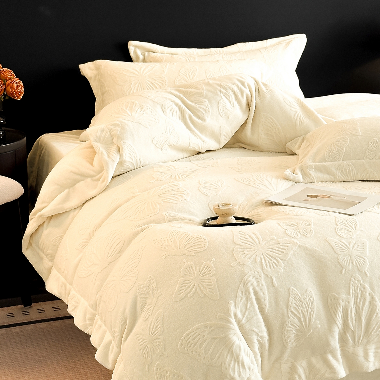 91家纺网 家纺一手货源 找家纺 金阳光家纺 2025新款A类立体雕花牛奶绒轻奢风牛奶绒四件套-梦蝶 梦蝶-白