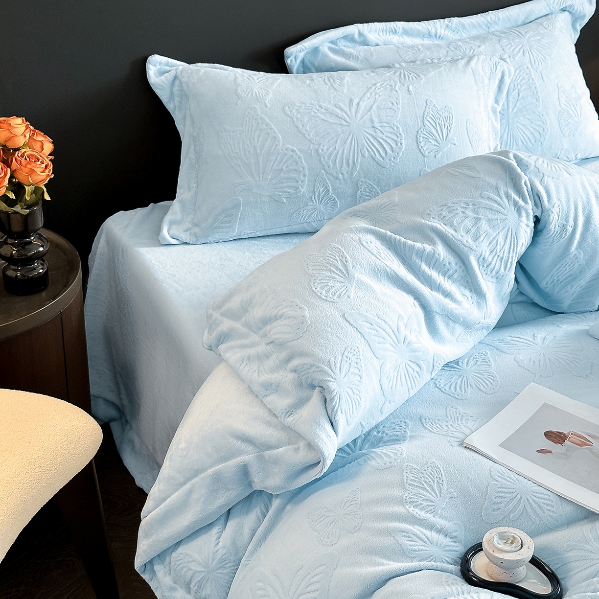 91家纺网 家纺一手货源 找家纺 金阳光家纺 2025新款A类立体雕花牛奶绒轻奢风牛奶绒四件套-梦蝶 梦蝶-蓝