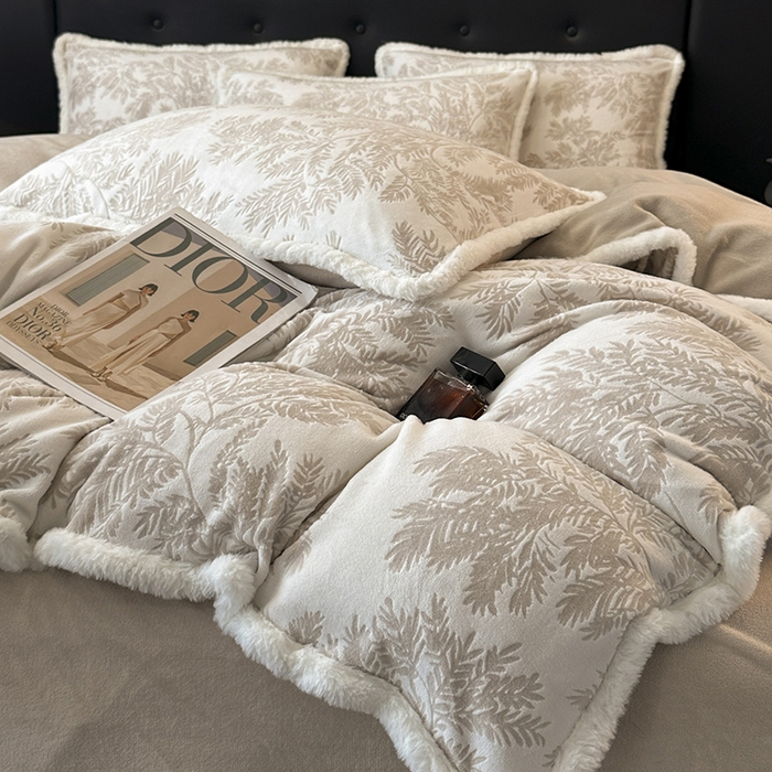 91家纺网 家纺一手货源 找家纺 （总）金阳光家纺 2025新款A类雕花绒兔毛包边牛奶绒四件套