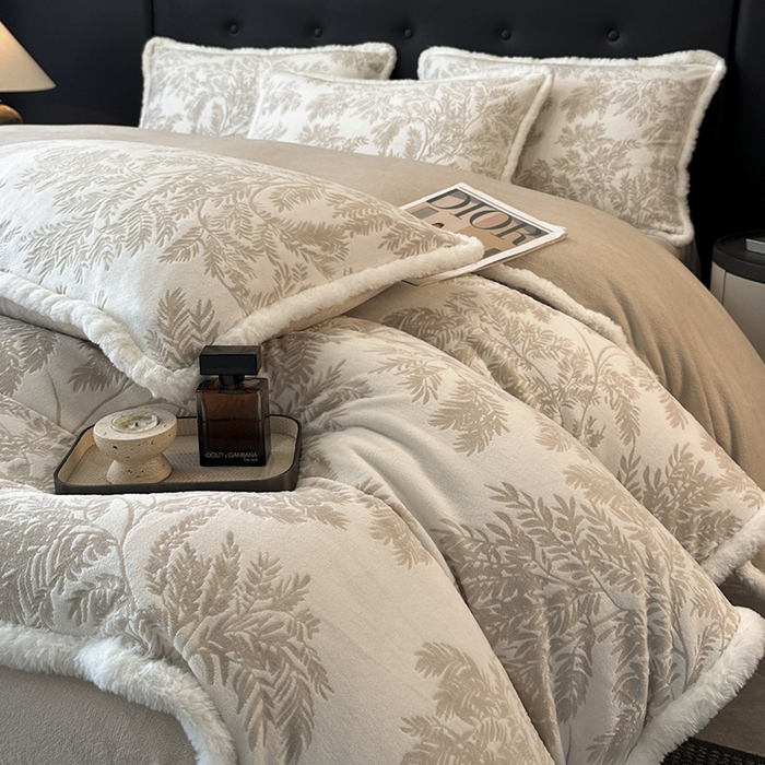 91家纺网 家纺一手货源 找家纺 （总）金阳光家纺 2025新款A类雕花绒兔毛包边牛奶绒四件套